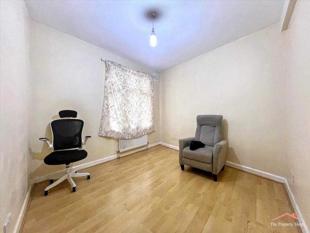 Belmont Circle, Harrow, Belmont Circle photo 4