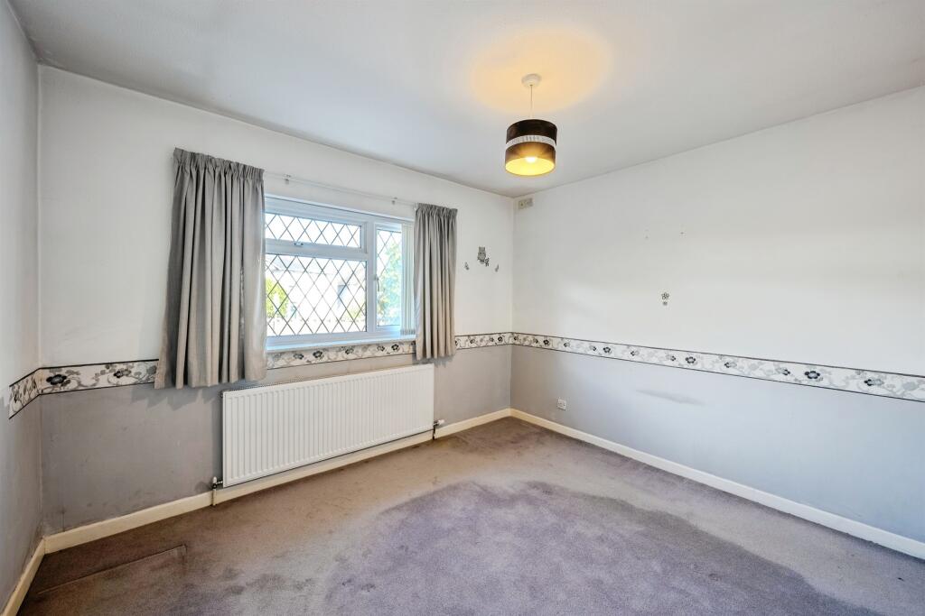 House in Newport - More