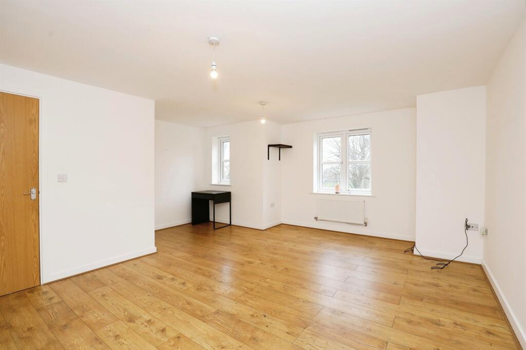 Chatham Road, Meon Vale, Stratford-Upon-Avon photo 4