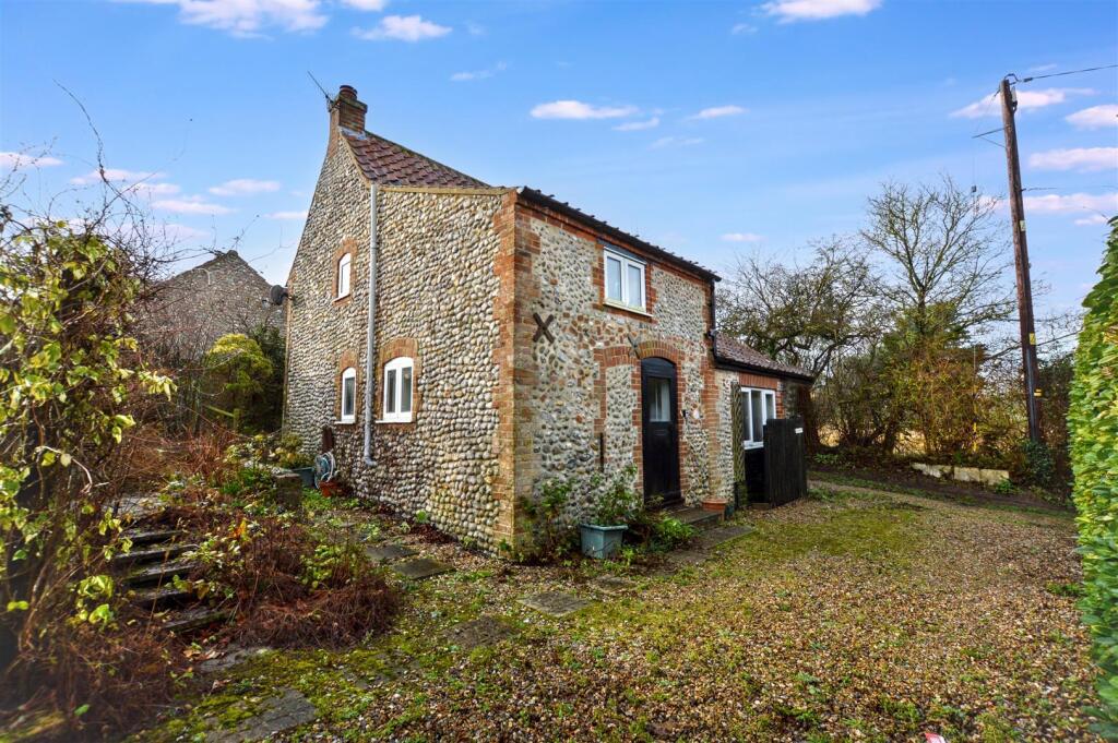 Main image of property: The Loke, East Beckham