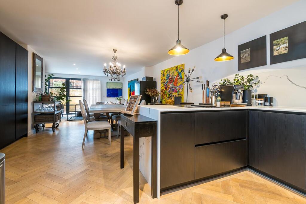 House in London - View 3