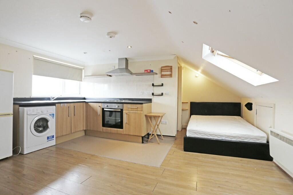 Main image of property: High Road, Seven Kings, Ilford, IG3
