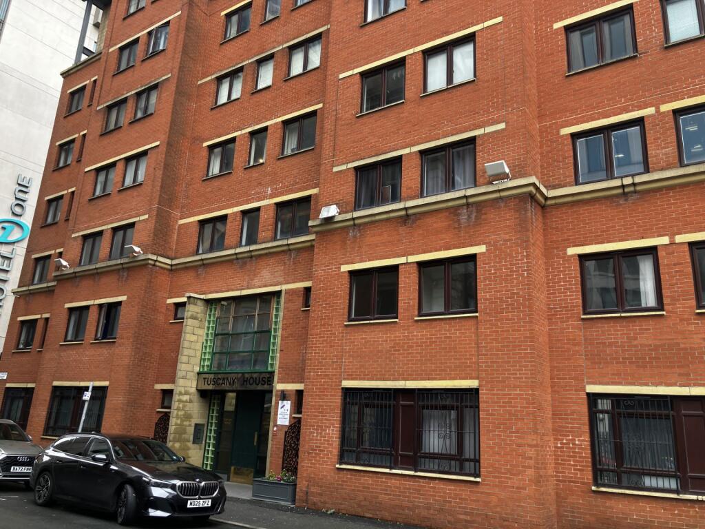 3-bed house on Dickinson Street, City Centre, Manchester, Greater Manchester, M1 4LX, £275,000