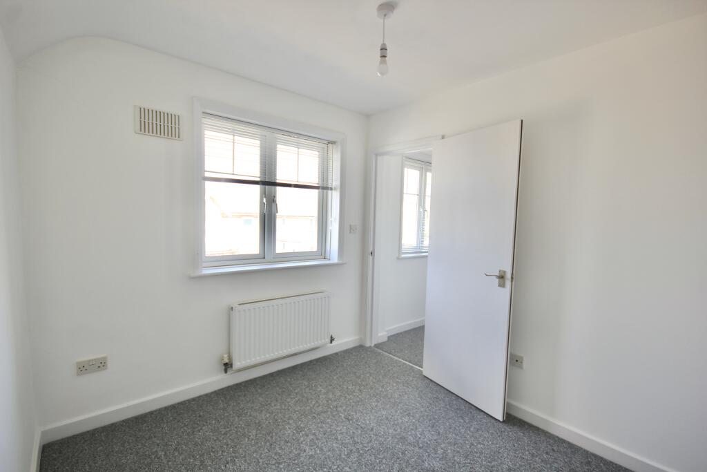 Apartment in Bournemouth, Branksome, Poole - More