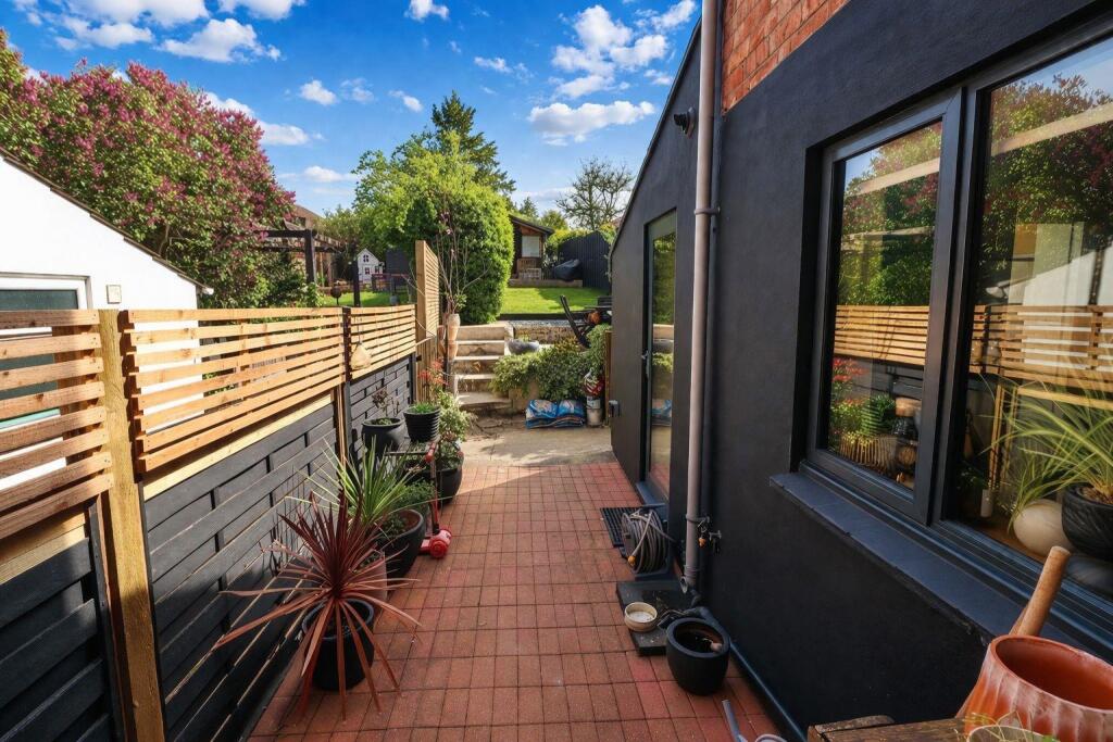 North End, Higham Ferrers, NN10 8JB - View 4