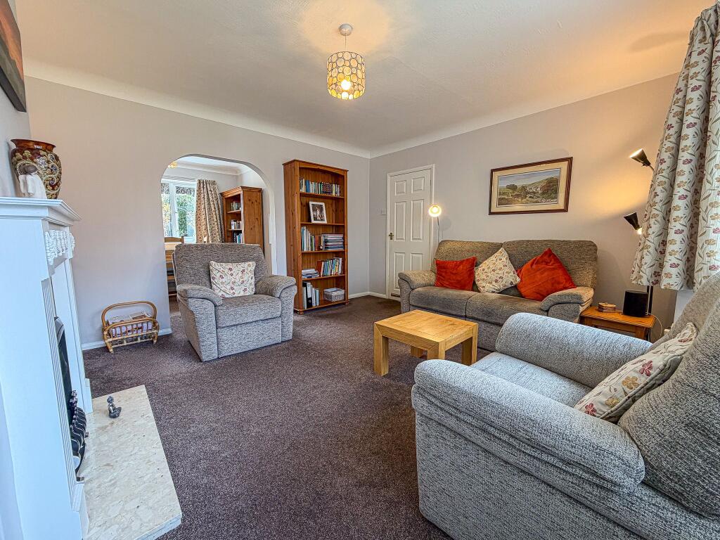 House in Gateshead, Dunston Hill - More