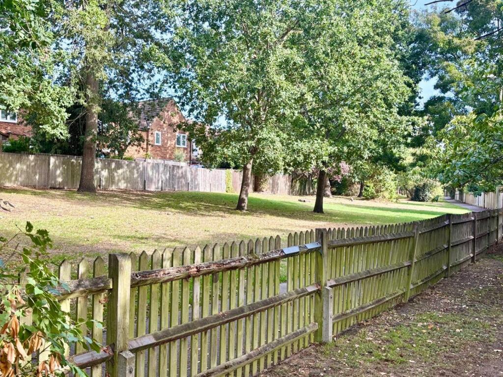 Apartment in Guildford - View 4