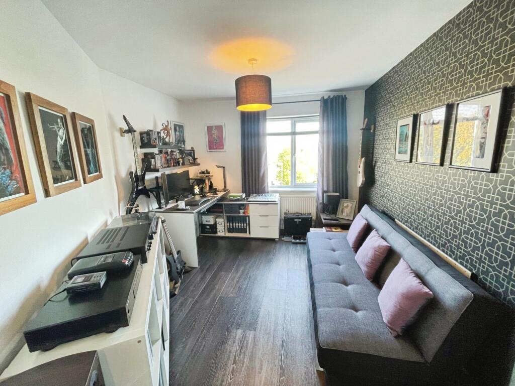 Apartment in Basingstoke and Deane, Lychpit, Popley - More