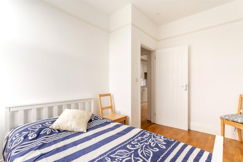 Apartment in Brighton - More