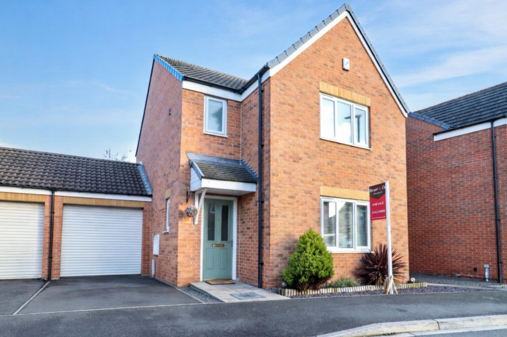 3-bed detached on Buckthorn Crescent, The Elms, Stockton-On-Tees, TS21 3LD, £220,000