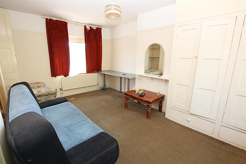 House in Northampton, Spinney Hill - View 6