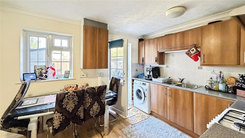 House in Havant, Hampshire - View 4
