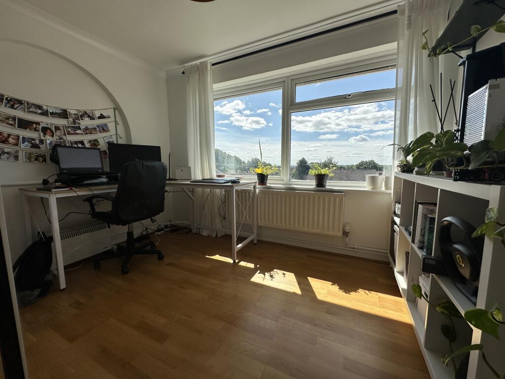 Apartment in Coventry - More