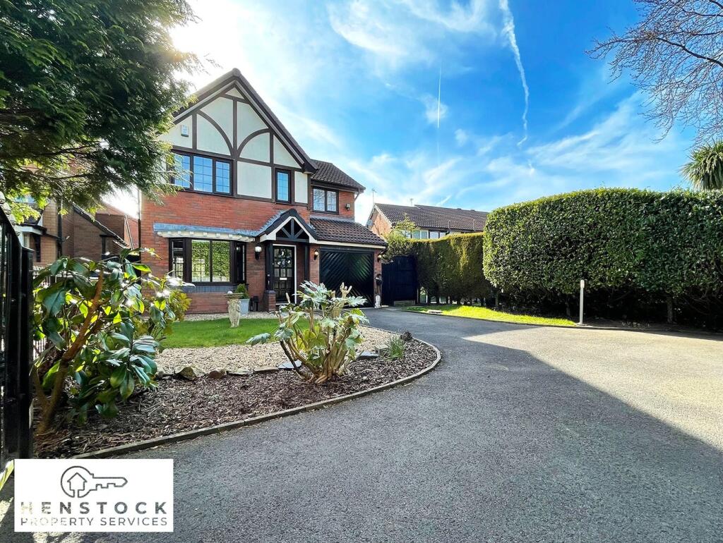 Main image of property: Silverton Grove, Middleton, Manchester, M24
