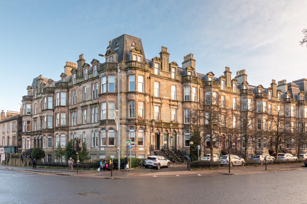 Main image of property: Queens Drive, Flat 3-2, Queens Park, Glasgow, G42 8BJ