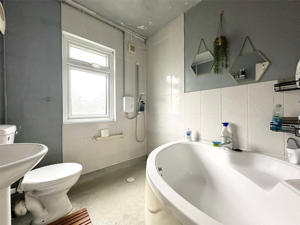 House in Dartford - View 5