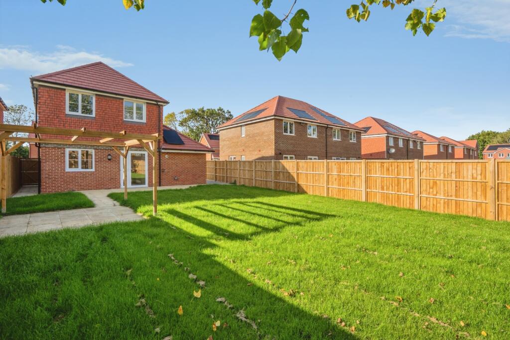 House in Chichester, Chidham and Hambrook - More