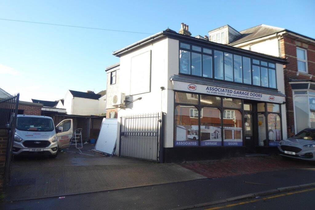 Main image of property: 57 High Brooms Road, Tunbridge Wells, TN4 9BW