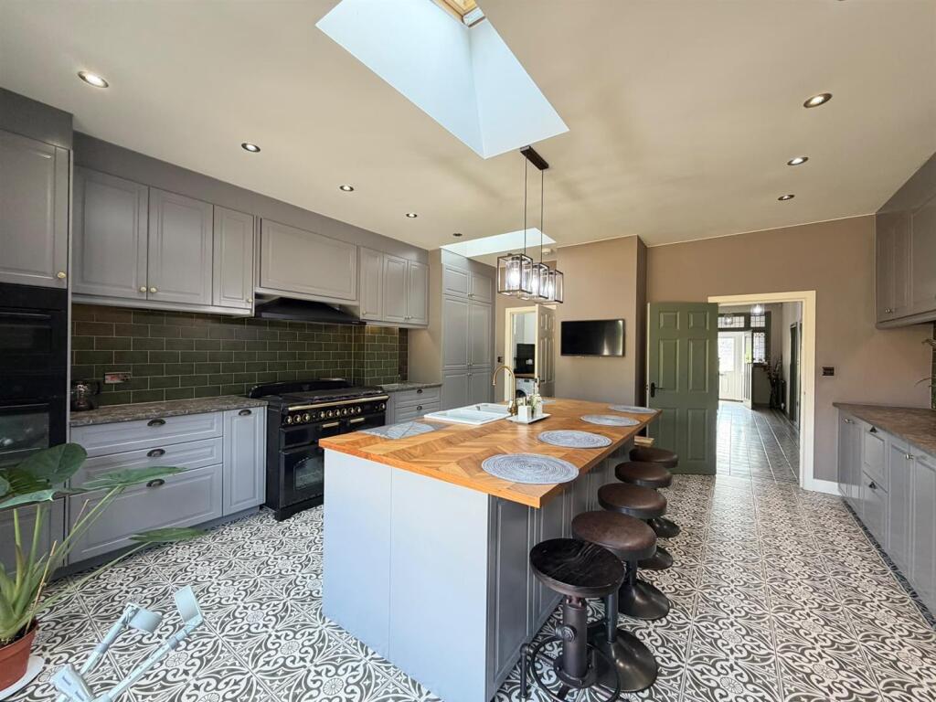 Main image of property: Uppingham Road, Leicester, LE5