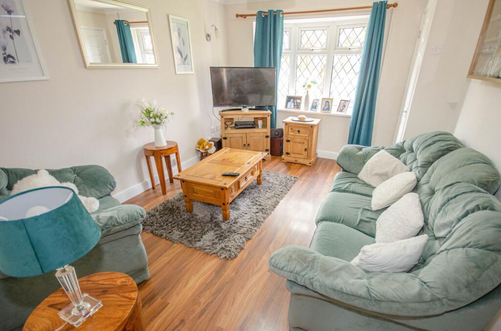 House in Rugby, Warwickshire - View 3