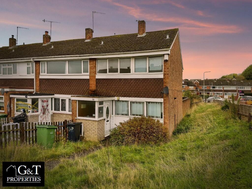3-bed terraced on Mousehall Farm Road, Brierley Hill, £180,000