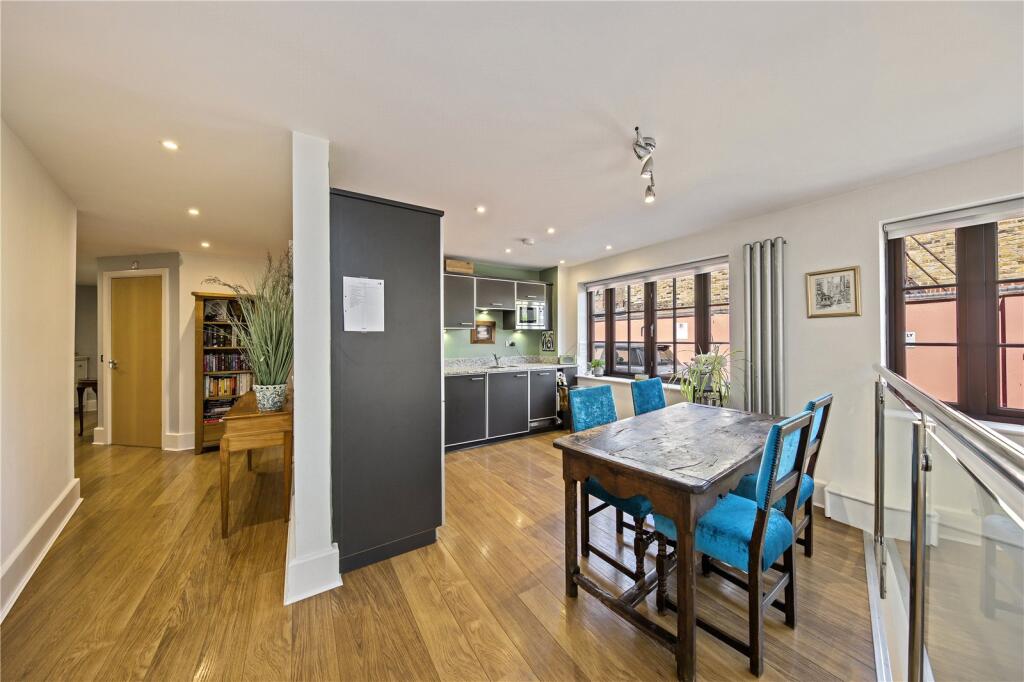 Apartment in Twickenham - View 4