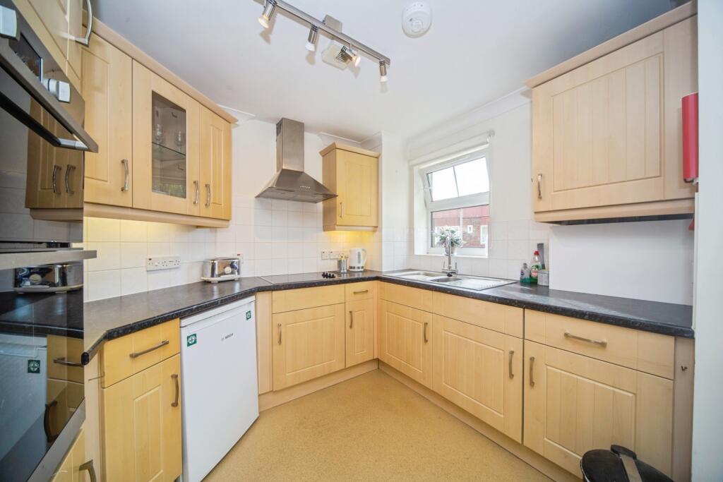 Apartment in Southampton - View 4