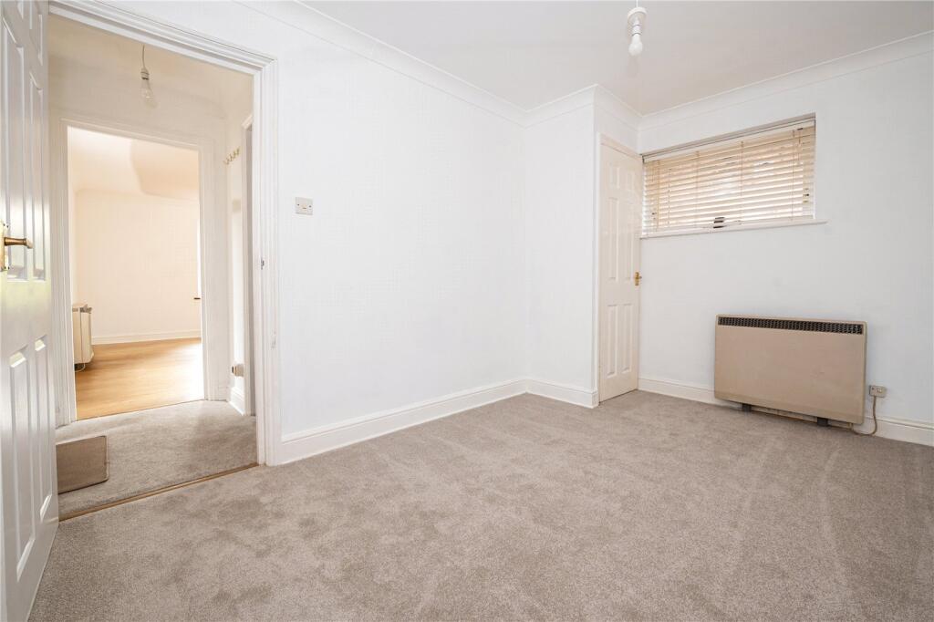 Apartment in Twickenham - View 5