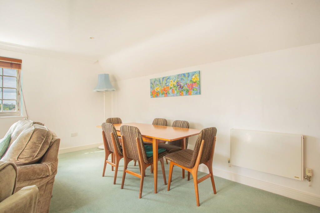 Apartment in Gloucester - View 5