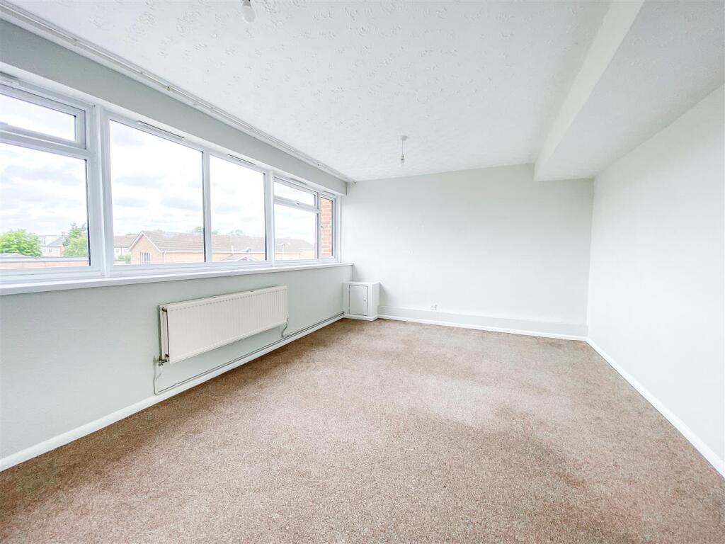 Apartment in Chelmsford - View 5
