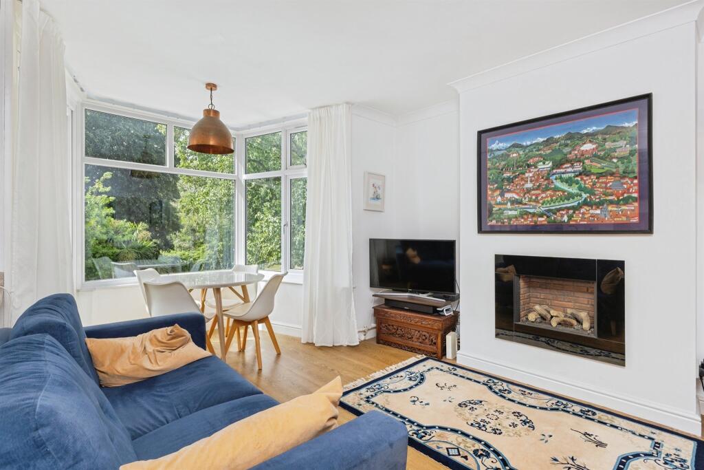 Apartment in Torquay, Torbay - More