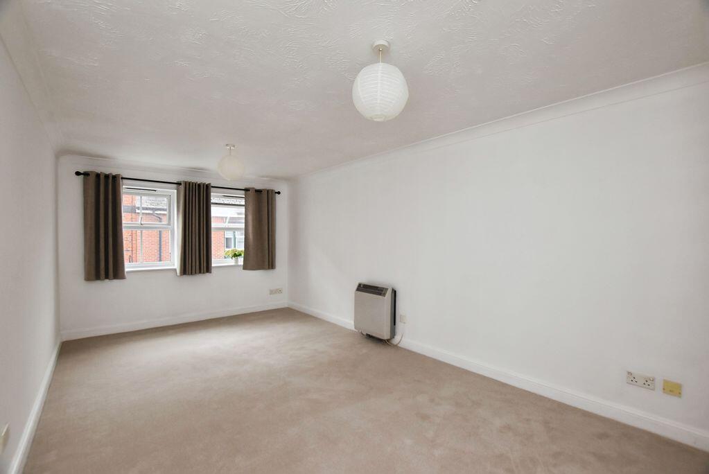 Apartment in Salisbury, Wiltshire - View 3