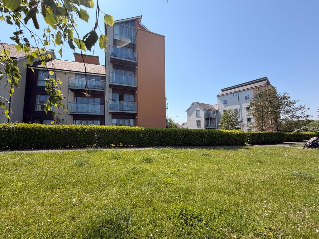 Main image of property: Kittiwake Drive, Portishead, North Somerset, BS20