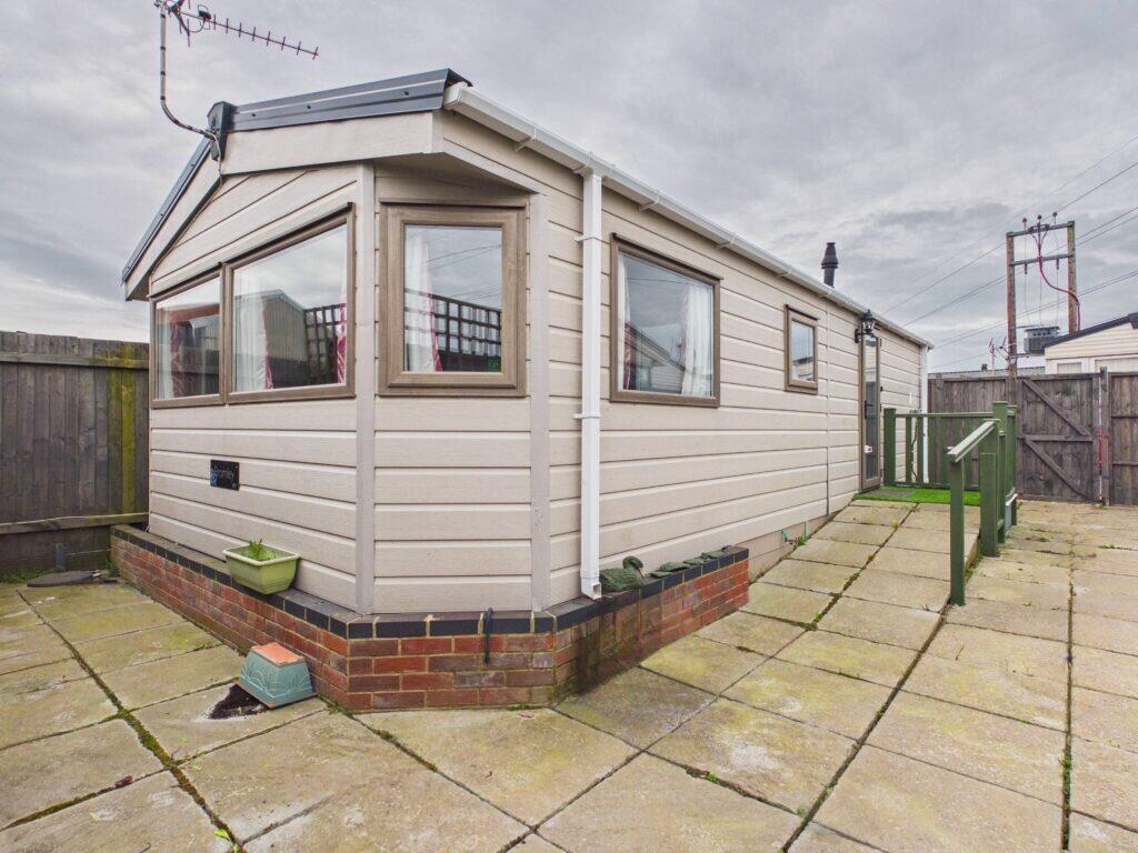5b Norton Park Tewkesbury Road, Norton, GL2 9LH photo 2