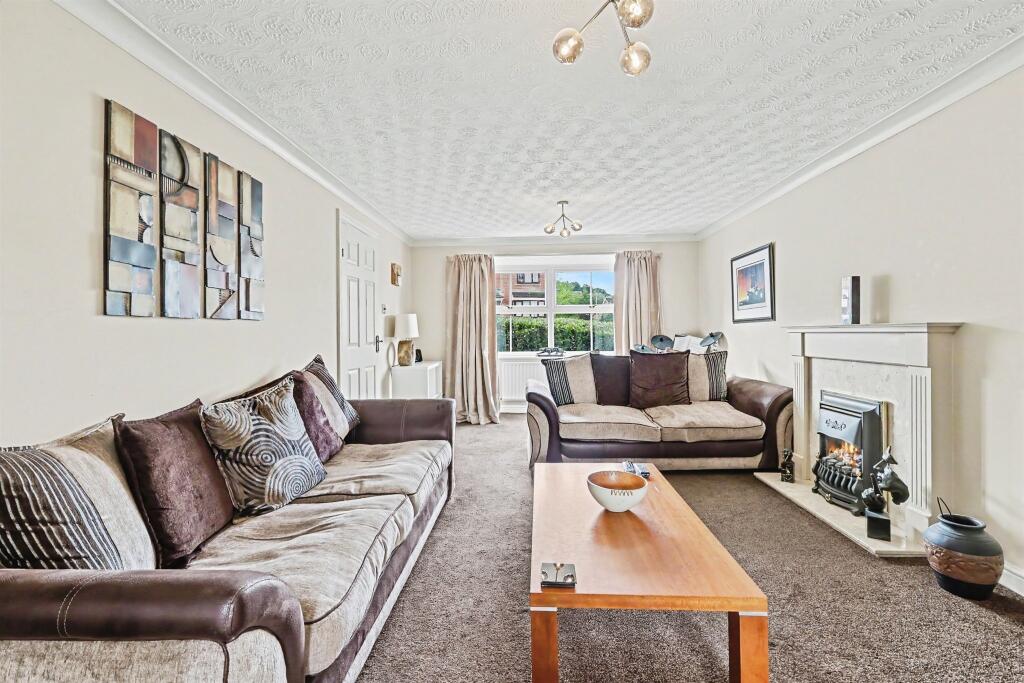 Hunsbury Hill Avenue, Northampton - View 3