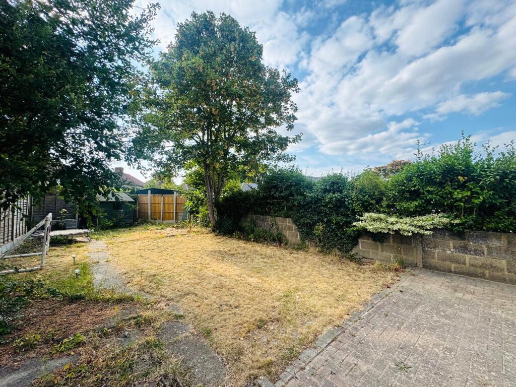 Whitton Waye, Whitton, Hounslow, TW3 photo 4