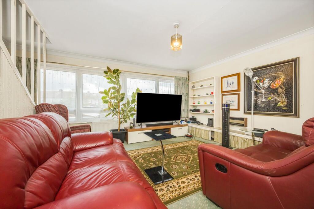 Apartment in Romford - View 4