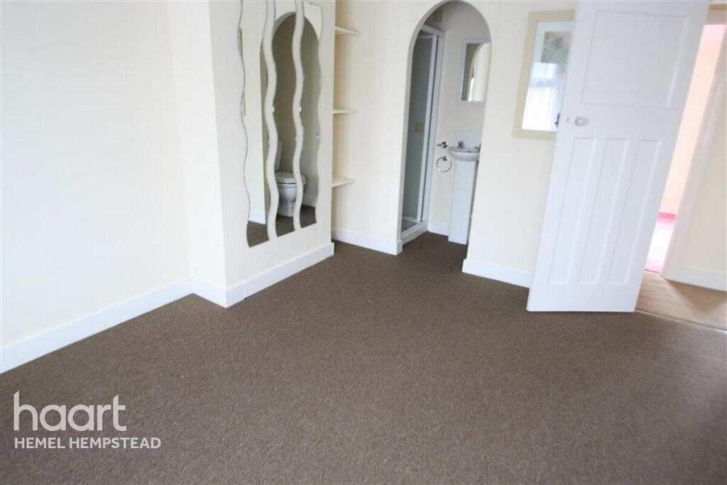 Main image of property: Cedar Walk, Hemel Hempstead