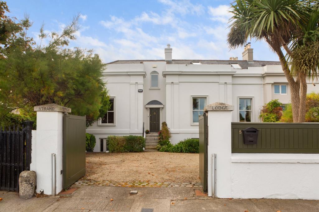 Main image of property: Strand Lodge, 5 Strand Road, Sandymount, Dublin 4, D04 X461