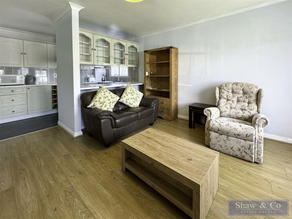 Lanigan Drive, Hounslow photo 2