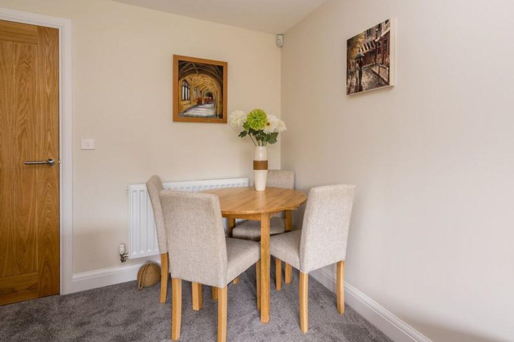 House in Luton - View 4