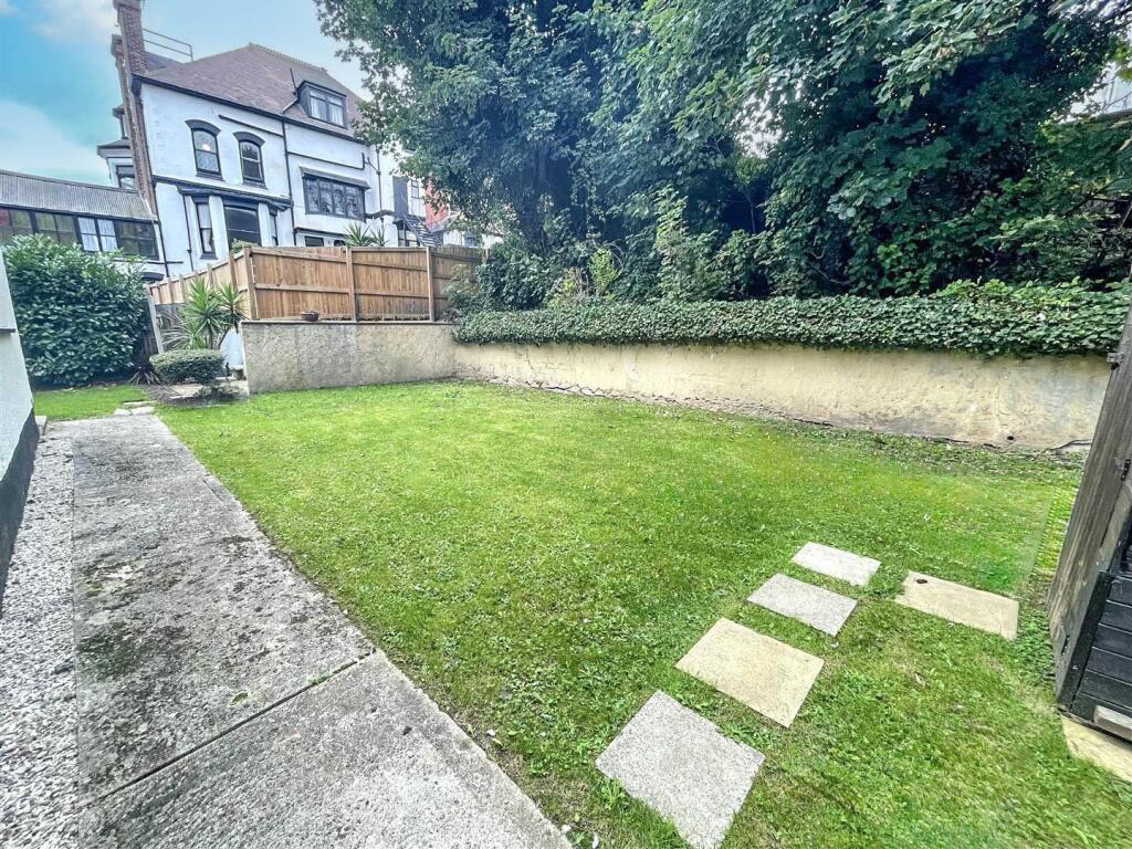 Apartment in Southend-on-Sea, Westcliff-on-Sea - View 5