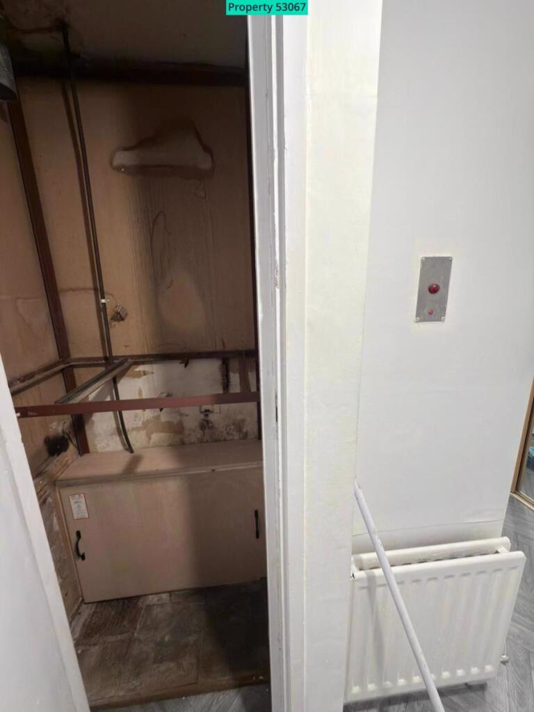 Apartment in Wolverhampton, Tettenhall - View 6
