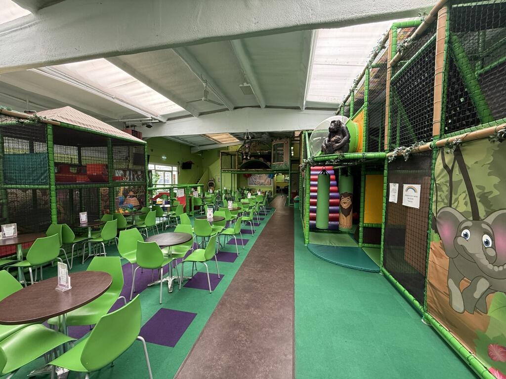 Photo 10