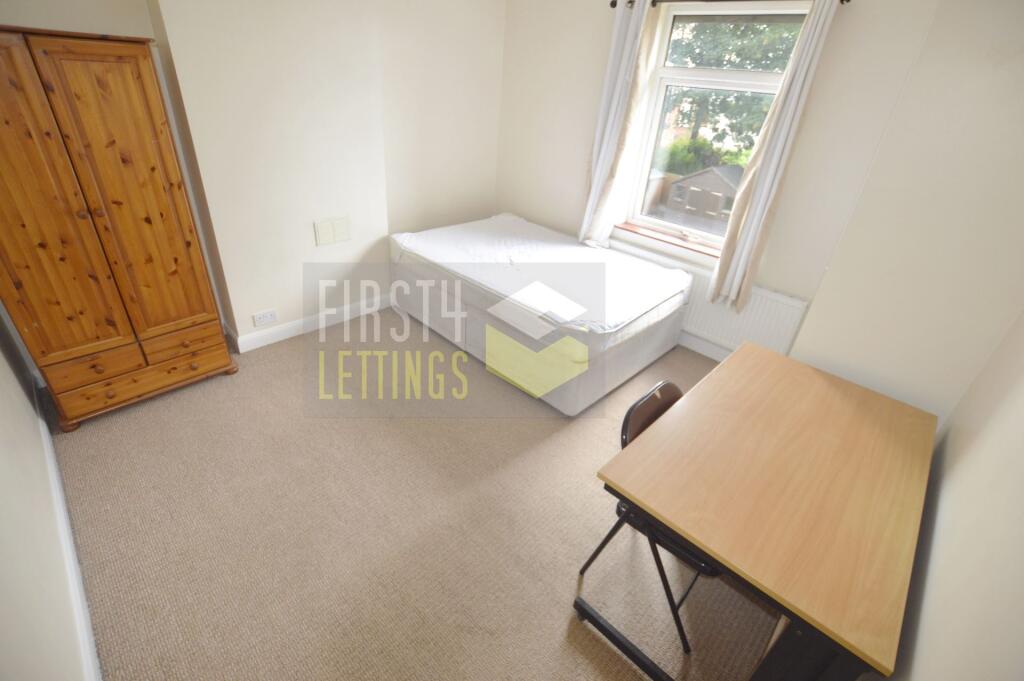 House in Leicester, Knighton Fields - View 4