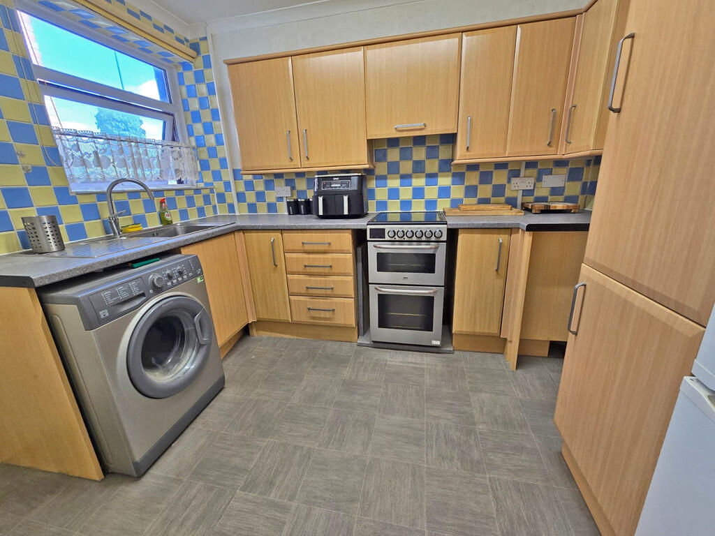 Southview Court, Southwick photo 3