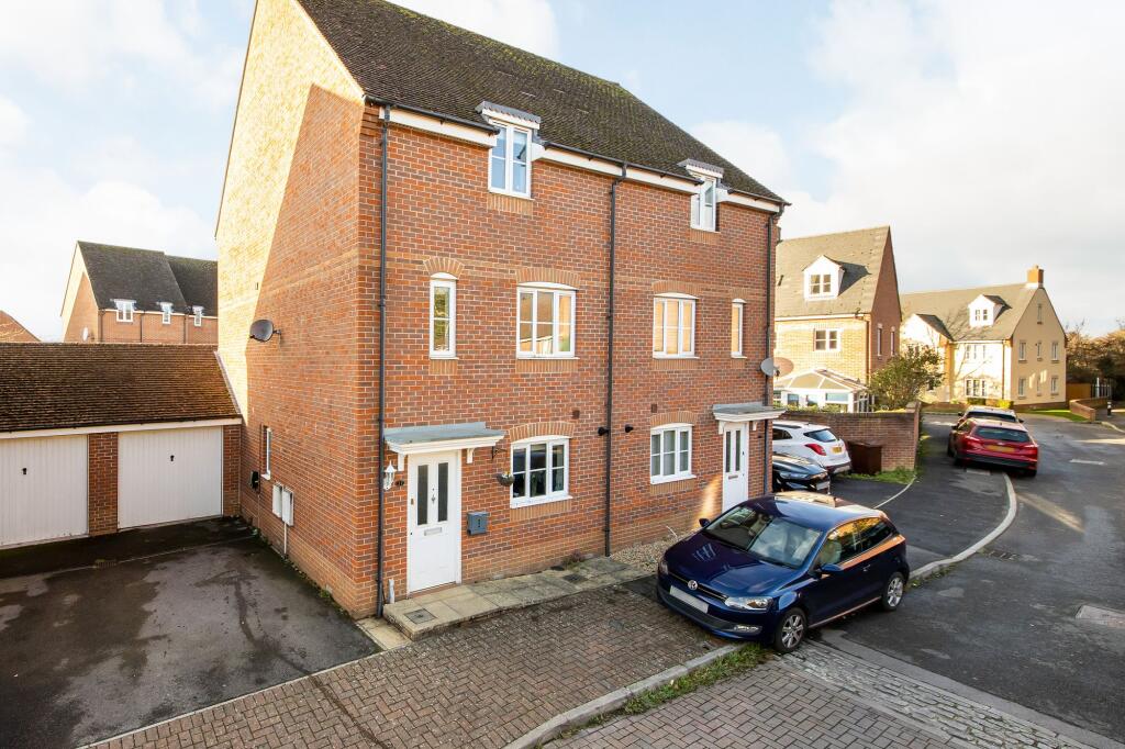 3-bed semi-detached on 17, Robinson Road, Boars Hill, OX1, £400,000