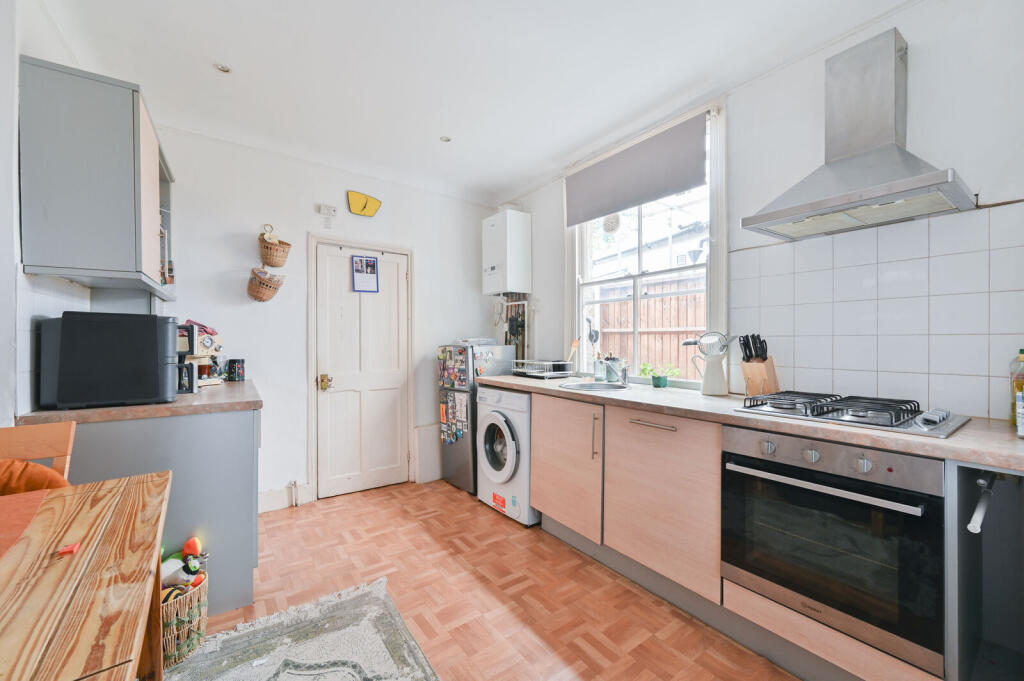 Apartment in London - View 5