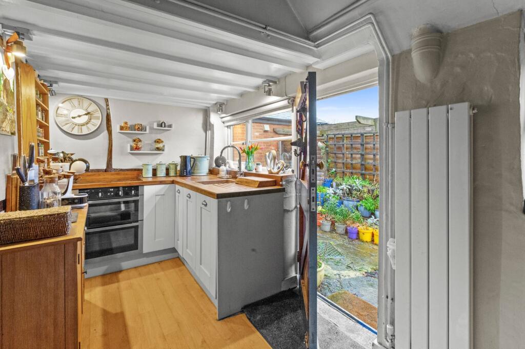 House in Ellesborough, Terrick - View 3