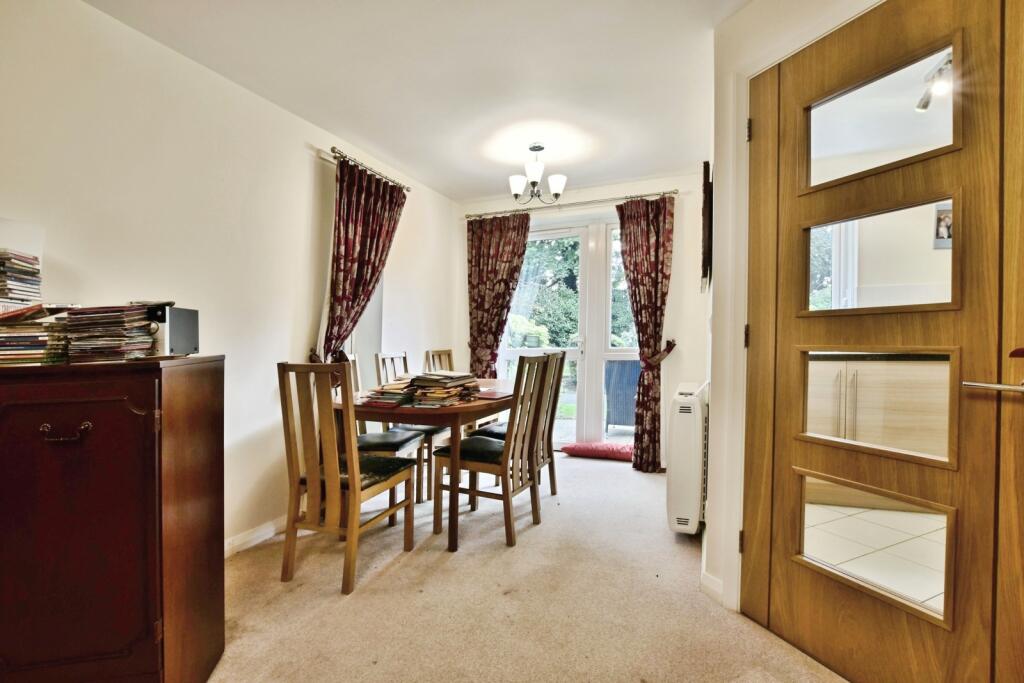 Station Approach, Cheadle Hulme, Cheadle, Greater Manchester, SK8 photo 3